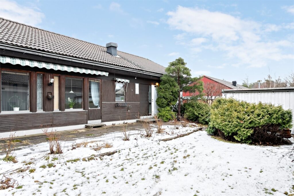 17. Byte av Ytterpanel villa Tyresö Hanviken